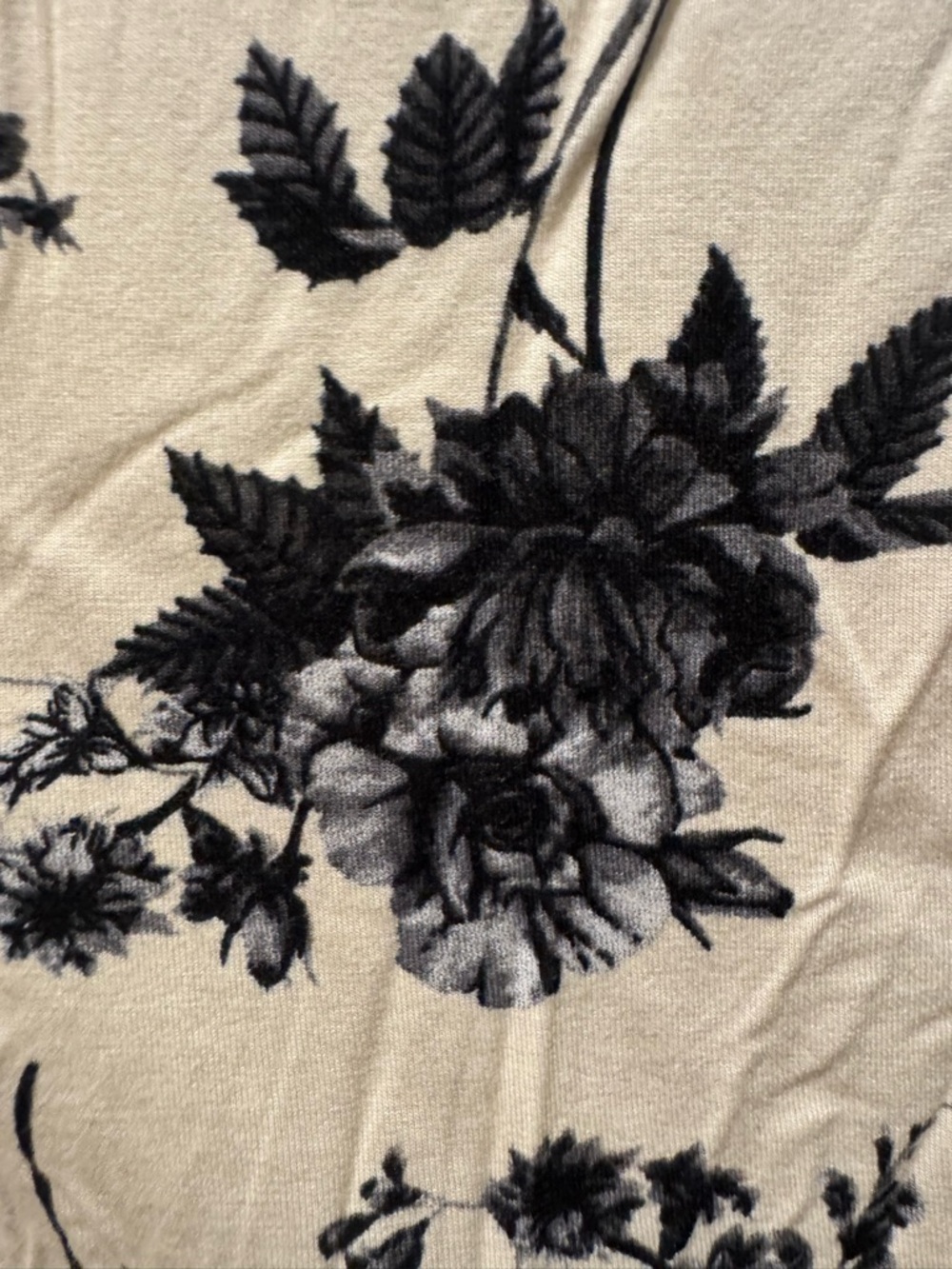 Women’s Black Floral Pajama Set - Picture 4 of 6